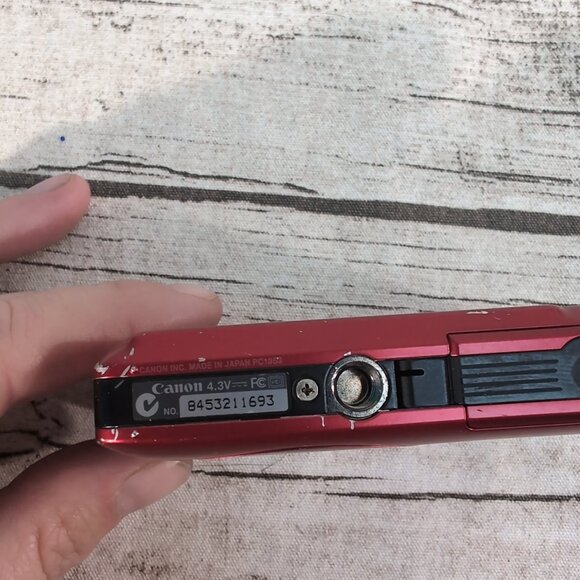 Canon PowerShot ELPH 300 HS Red Digital Camera 12.1MP with Charger & Case - Picture 9 of 14